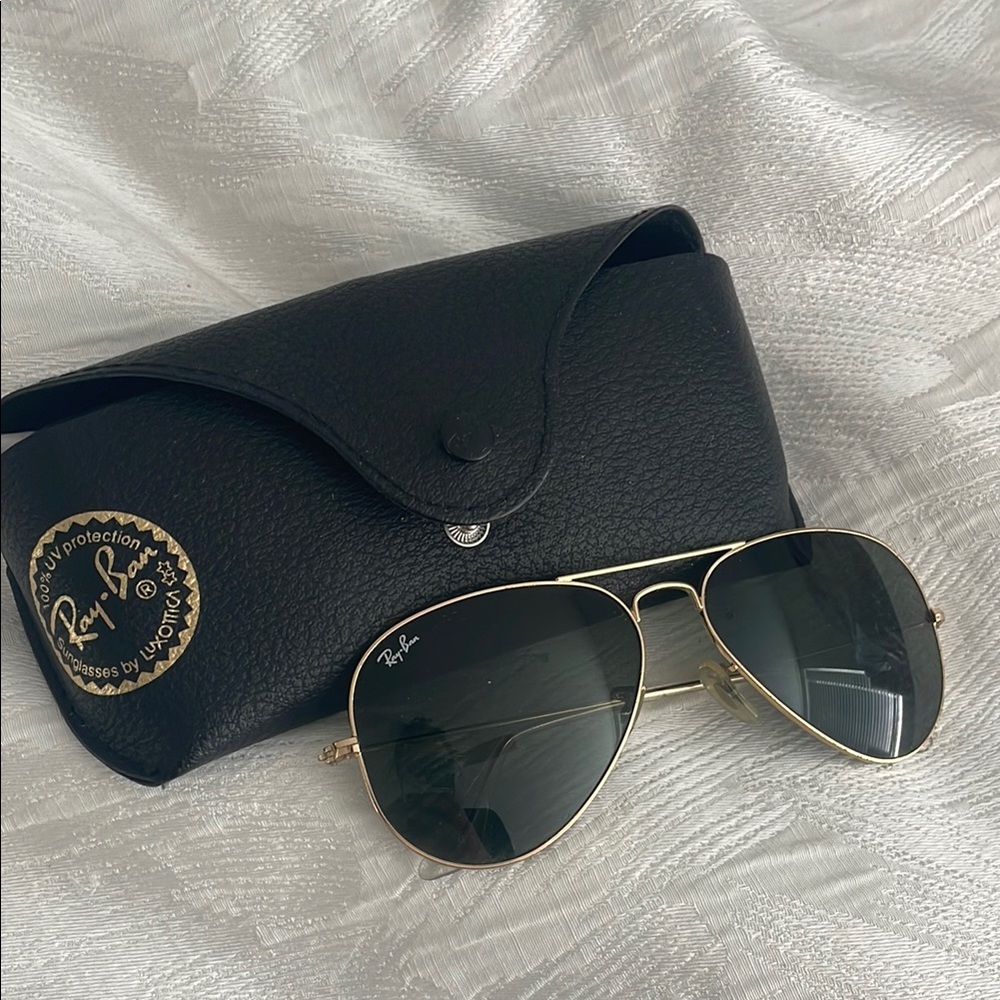 Ray-Ban Gold Aviator Sunglasses with Black Case